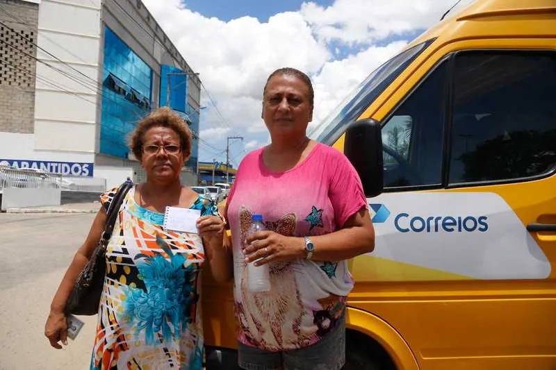 Elizabeth e Rosane não conseguiram retirar produtos e correspondências em unidade do Colubande