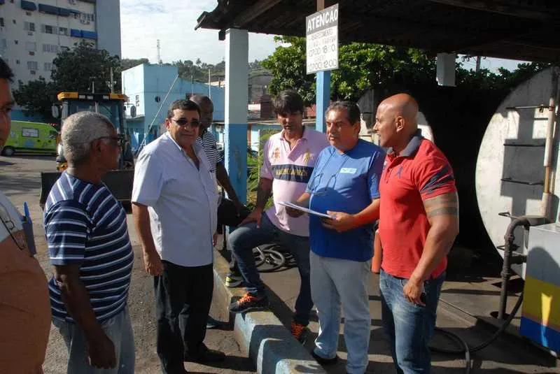 A garagem da Prefeitura, que fica em Brasilândia, tem sistema de abastecimento obsoleto