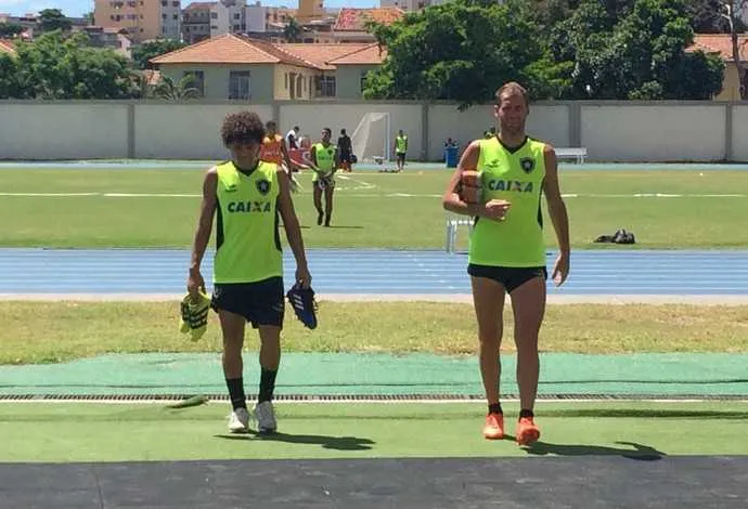 Camilo e Joel Carli desfalcaram o Glorioso nos últimos jogos