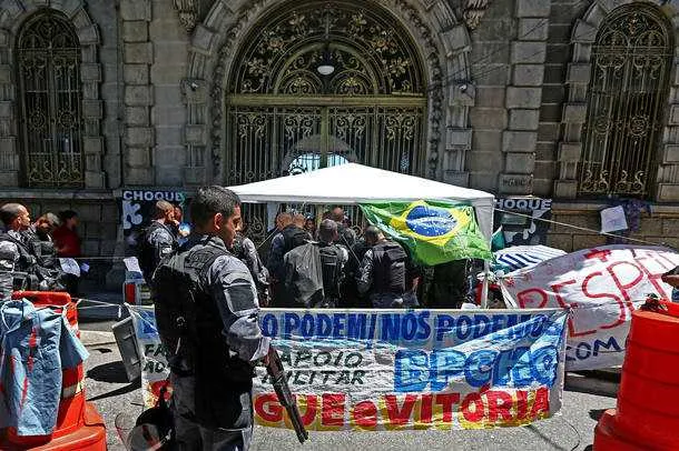 Imagem ilustrativa da imagem Pedido de Pezão por tropas exigiria mesmo contingente da Olimpíada