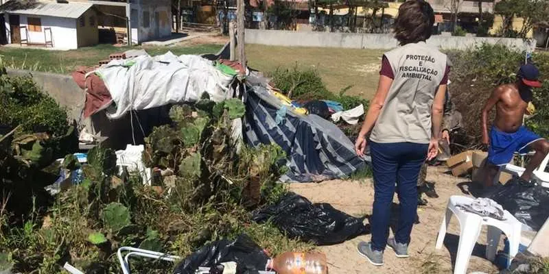 Prefeitura notificou o dono do estabelecimento, que tem 24 horas para retirar e limpar o local