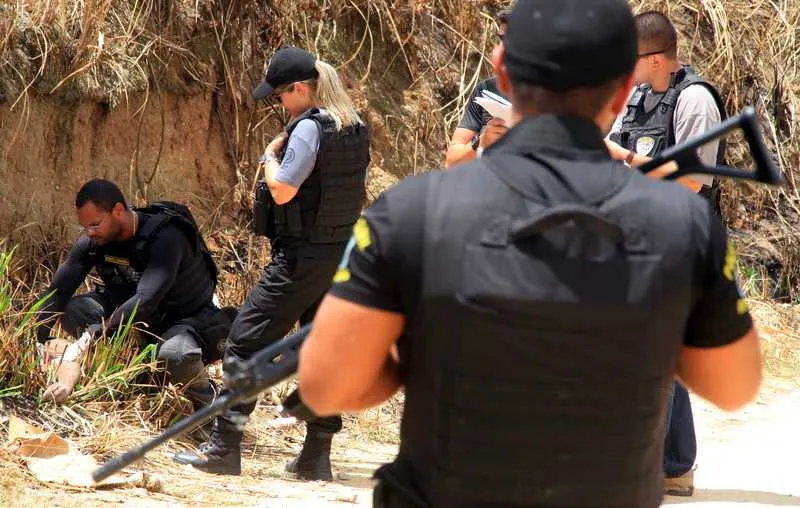 Corpo de homem não identificado foi encontrado na Rua Antônio Bernardo Ribeiro, em Rio do Ouro