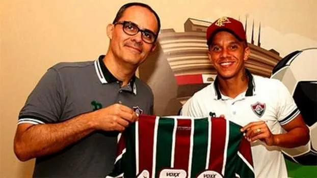 Marcos Júnior recebeu camisa por 150 jogos disputados pelo Flu