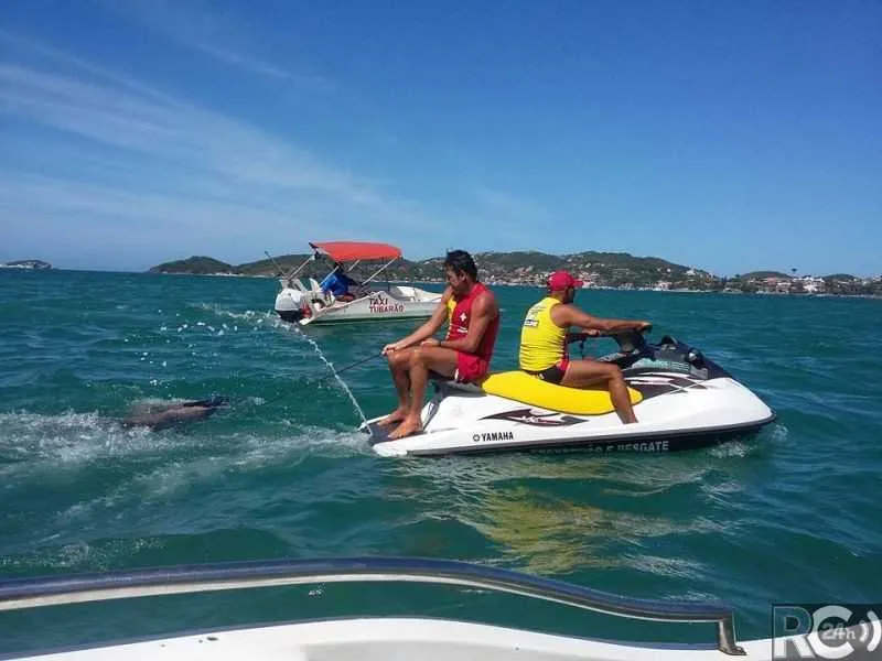 Corpo foi removido por salva vidas que usaram jet ski