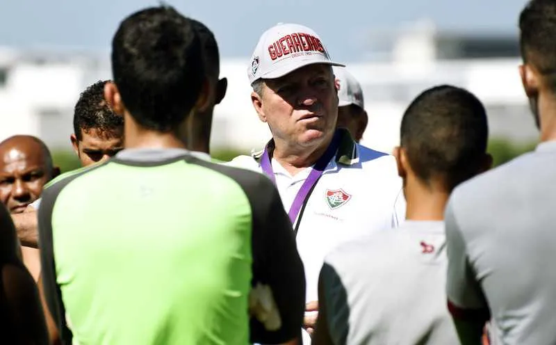 Abel vai aproveitar o jogo de hoje à tarde para observar atletas