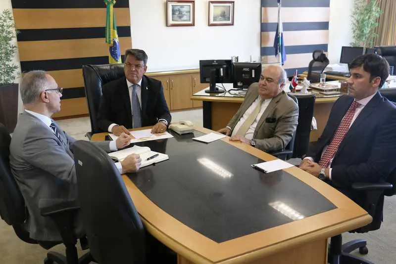 Reunião entre secretário de Segurança e corregedor-geral acordou que será feita troca de informação