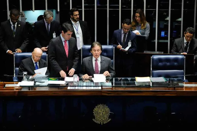 Senadores aprovaram com 55 votos contra 13, a indicação de Alexandre Moraes ao Supremo ontem
