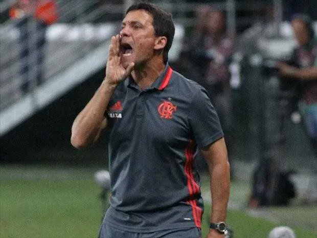 Zé Ricardo comandou o Flamengo contra o Ceará, ontem à noite