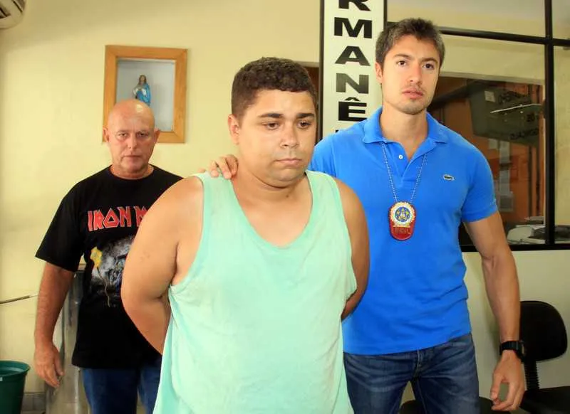 Simone contratou Gabriel, que está foragido, e Diogo, preso ontem por agentes da DH, para matarem a própria a irmã, o cunhado e a sobrinha, de apenas 9 anos