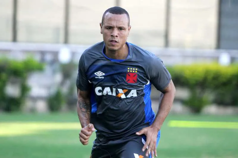 Luís Fabiano chegou a ser anunciado para a partida, mas não viajou com o grupo. Já Guerrero é presença certa no Rubro-Negro