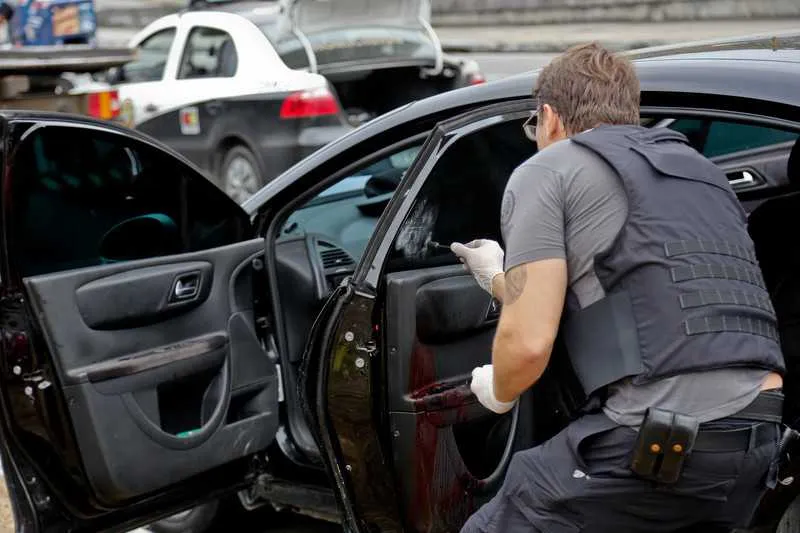 Apenas um morto foi identificado no local pela família como sendo Natan Souza da Cruz, de 19 anos