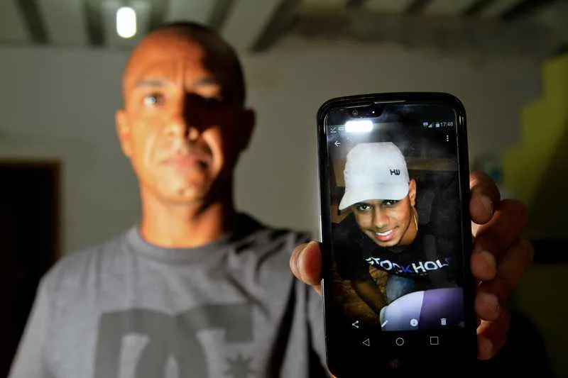 Pai de Jhonattas, o servidor público Carlos Leonardo, não consegue entender motivação do crime