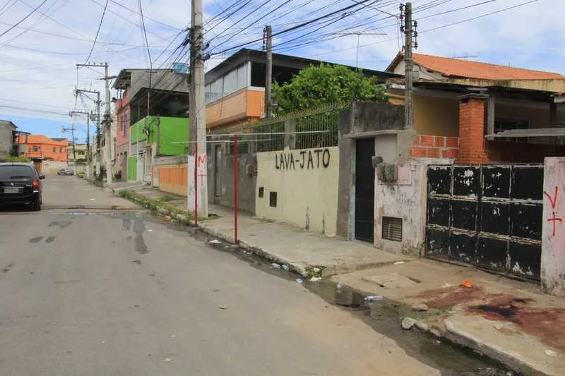 Imagem ilustrativa da imagem Dois homens mortos no Galo Branco