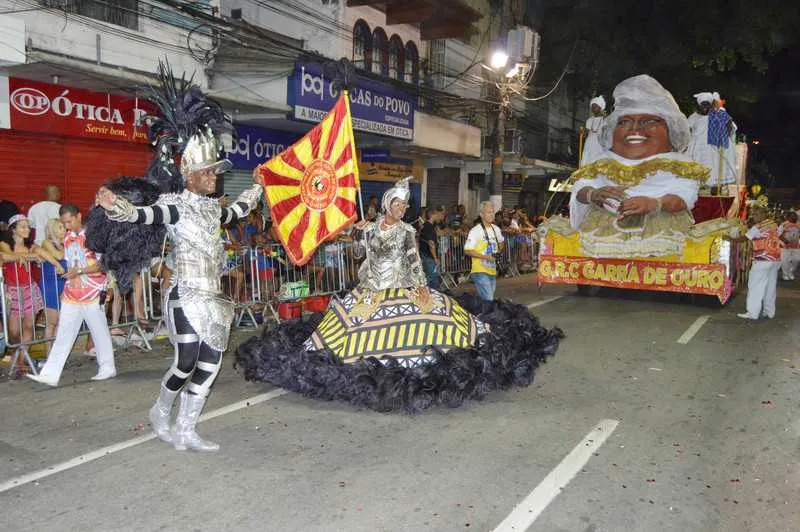 Integrante da Amigos da Ciclovia mostou que tem samba no pé