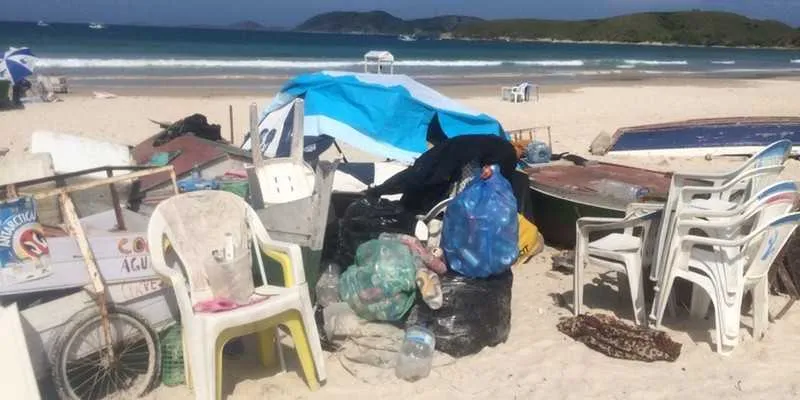 Fiscais removeram acampamentos e barracas irregulares em áreas de preservação ambiental