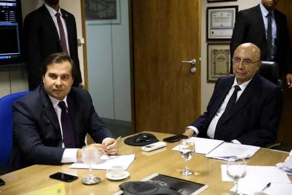 Rodrigo Maia esteve com o ministro da Fazenda, Henrique Meirelles, para discutir a reforma