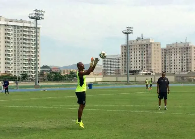  Jefferson participou normalmente do treino nesta quinta-feira