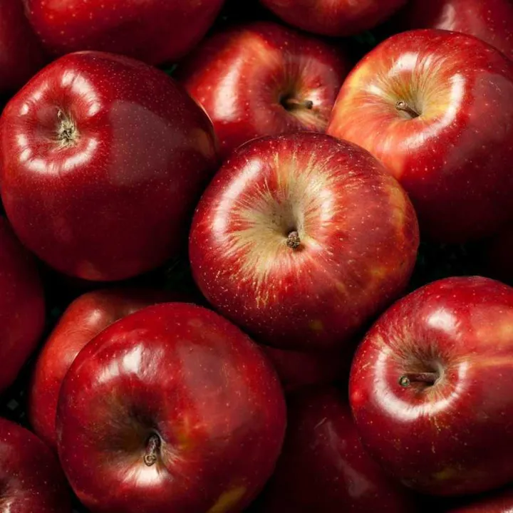 A maçã é o item que mais barateou, o valor está 35% menor