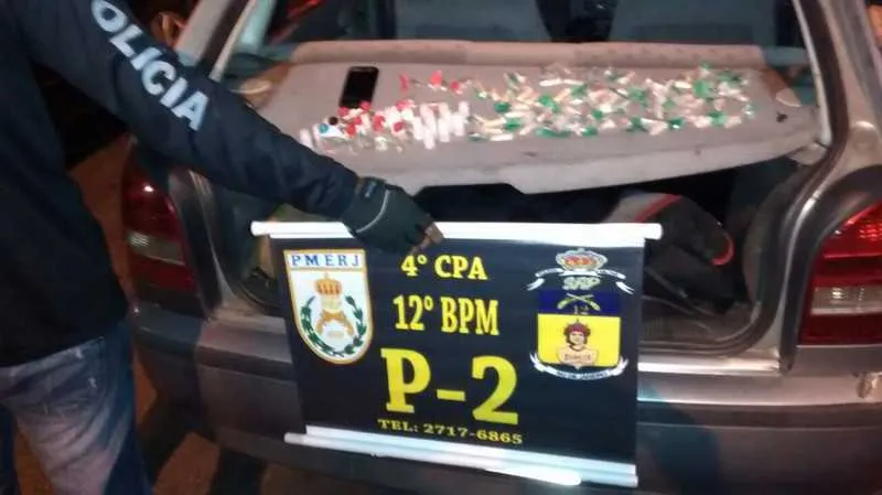 Adolescente flagrado com drogas não resistiu à prisão