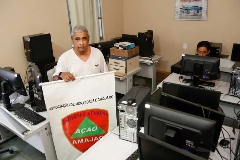  Associação pede ajuda para voltar a dar as aulas de informática voltada ao mercado de trabalho