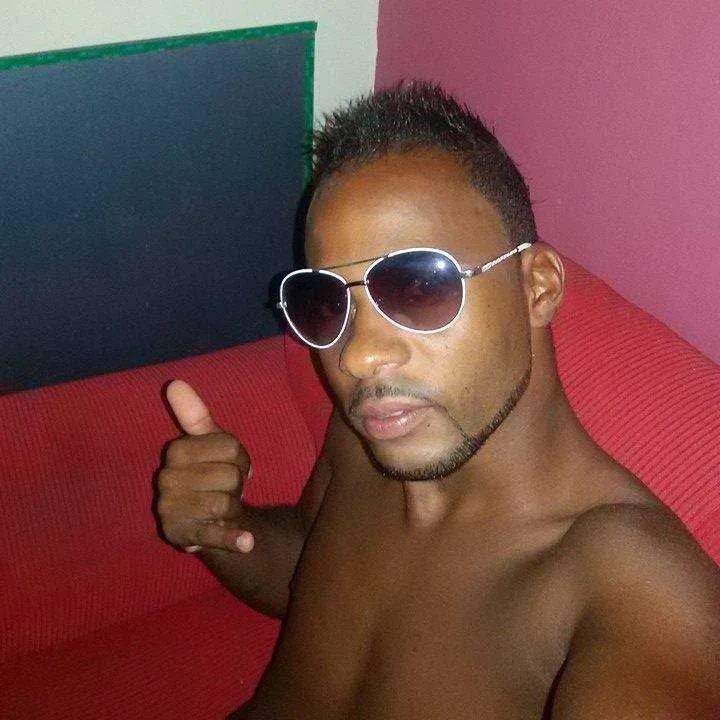 Carlos foi morto a tiros