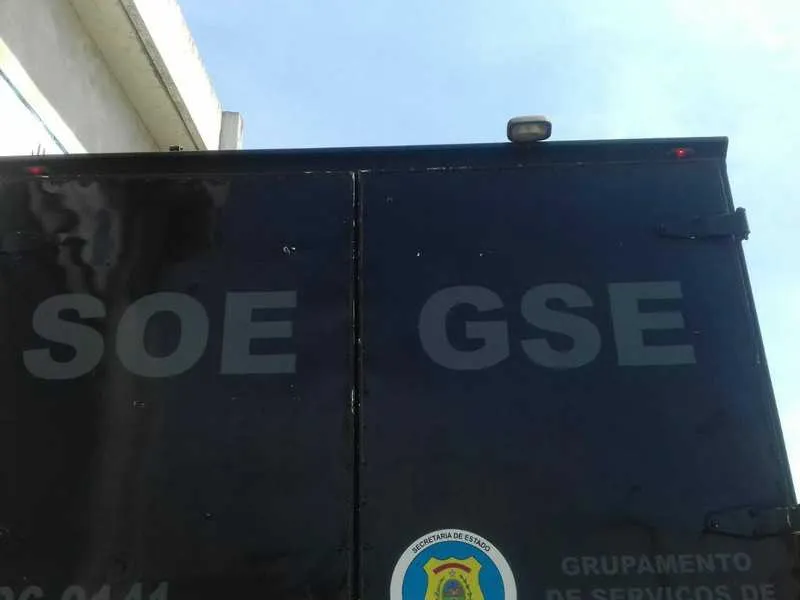 A viatura da Seap foi atingida, mas não transportava presos