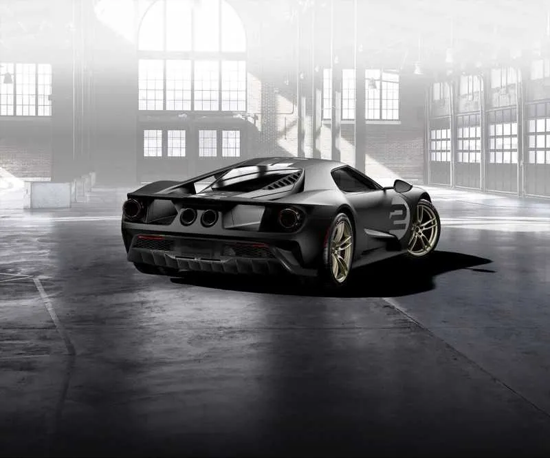 É a primeira vez que Ford apresenta versão final do Ford GT, demonstrando habitual tecnologia
