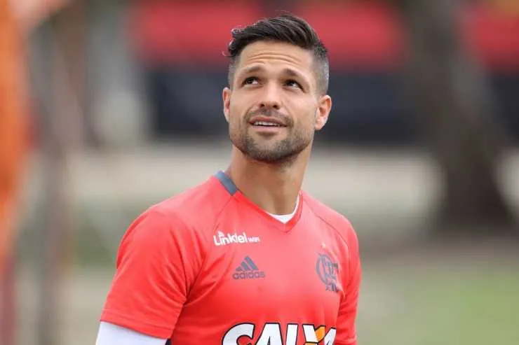 O camisa 10 rubro-negro, Diego, pediu atenção redobrada no confronto de hoje à noite, no Chile