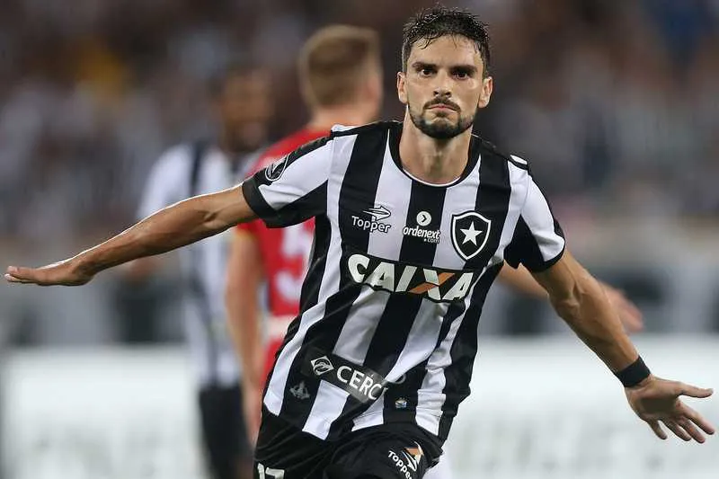 Pimpão fez o gol da vitória sobre o Estudiantes, na terça-feira
