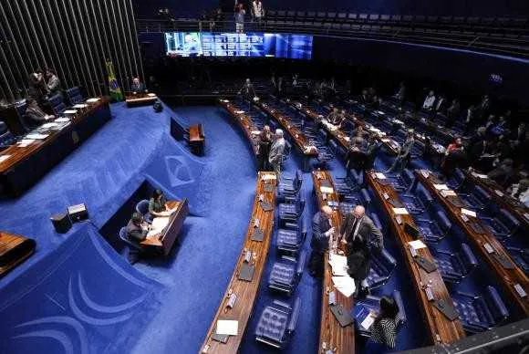 Plenário do Senado aprova projeto que proíbe as operadoras de internet de estabelecer franquias nos contratos de banda larga fixa