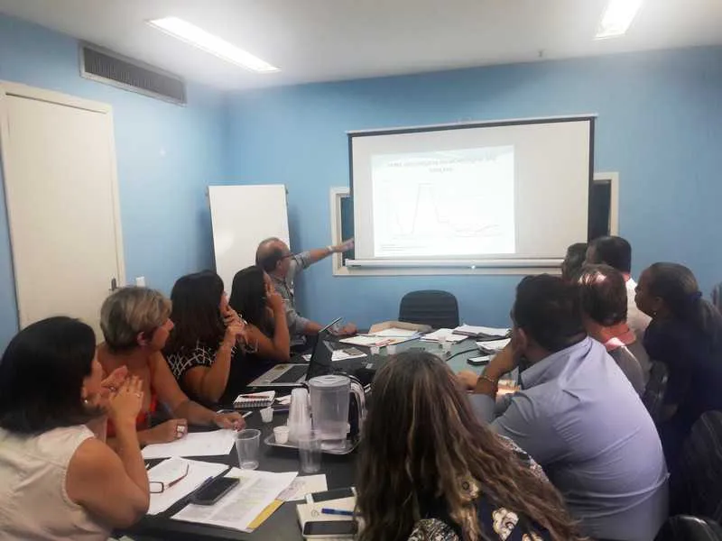 Há 15 dias, os agentes comunitários de saúde (ACS) começaram a distribuir repelentes para as gestantes de todo município