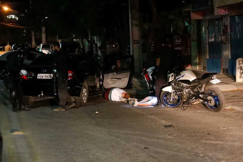 Os integrantes do ‘bonde’ executaram as vítimas com tiros de fuzis no fim da tarde de domingo