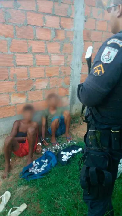 Imagem ilustrativa da imagem Dupla é presa com drogas no Bairro Almerinda
