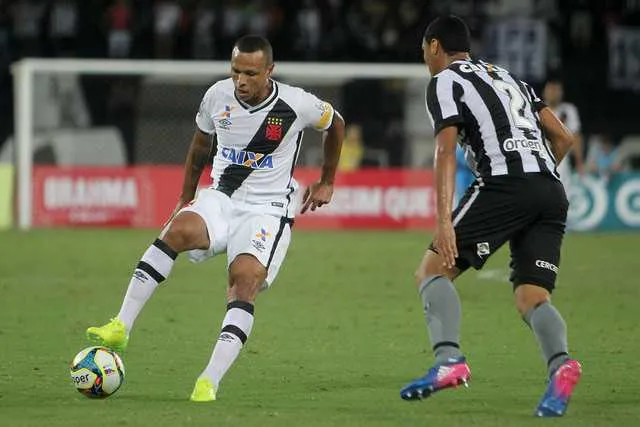 Em seu primeiro clássico com a camisa do Gigante da Colina, Luís Fabiano teve atuação apagada e pouco ajudou sua equipe