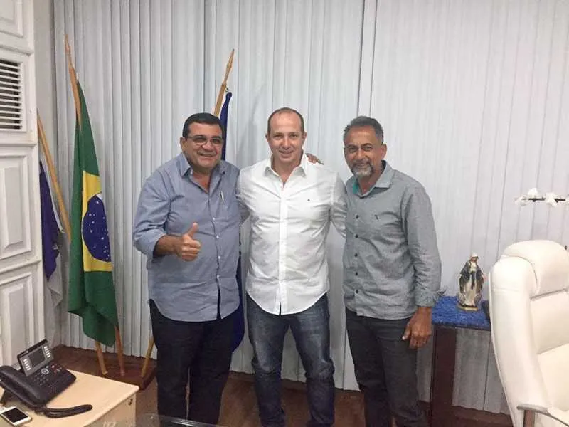 Deputado federal Marcelo Delaroli esteve com o prefeito José Luiz Nanci na noite de segunda