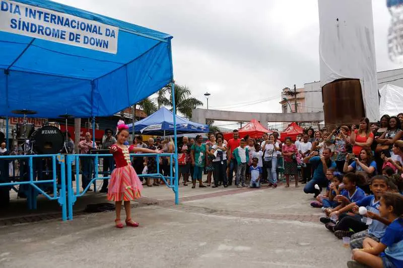 Yasmin Cristina Ribeiro, de 9 anos, encantou o público com sua apresentação de balé solo