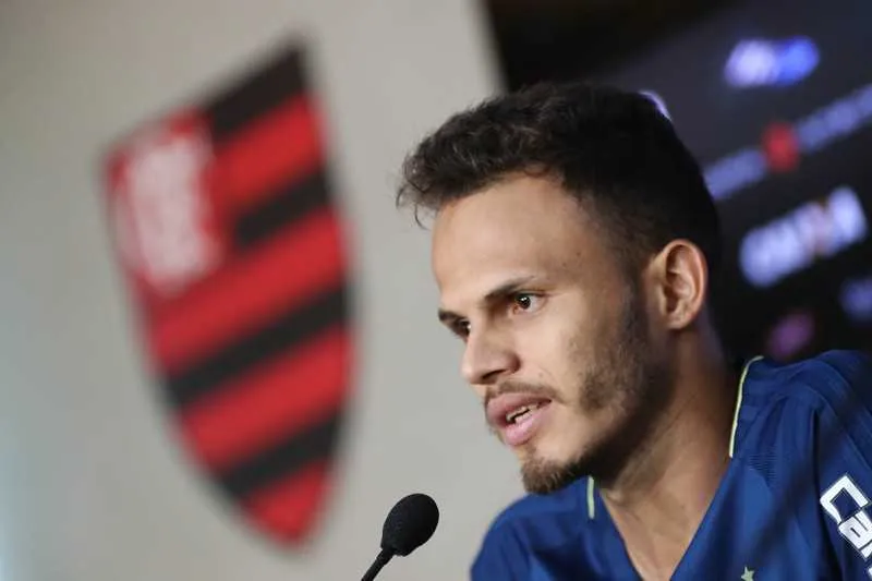 Lateral-esquerdo será titular pelo menos nos dois próximos jogos do Rubro-Negro no Carioca