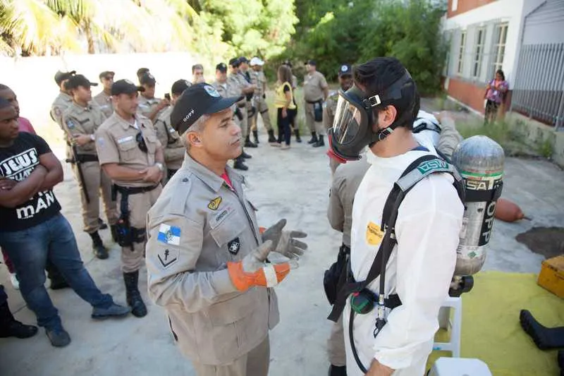 Apesar de Niterói não ter relatos recentes de acidentes com produtos perigosos, o subsecretário e coordenador da Defesa Civil Municipal, Walace Medeiros, afirma ser fundamental ter uma equipe preparada para lidar com situações dessa natureza, uma vez que este tipo de acidente pode causar grandes danos.