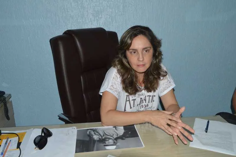 Francia teve a ideia de fazer palestra, com apoio de Carla