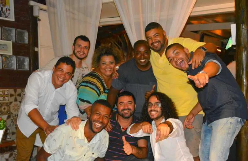Adriana Dutra e o grupo Nega de Crioulo se apresentam juntos neste domingo (26), a partir das 17h