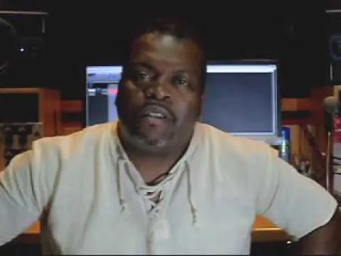 A Associação dos Ex-Combatentes, no Patronato, São Gonçalo será agitada amanhã, a partir das 16h. Isso porque vai acontecer o Baile Charme com open bar no local, com participação especial do MC Abdulah e os DJs Guto, Loopy, Marquinho Brad e Roberto Hot Music. Os ingressos custam R$40, e a classificação é 18 anos. A associação fica na Rua Francisco Portela, 875, no Patronato, telefone 98614-7707.