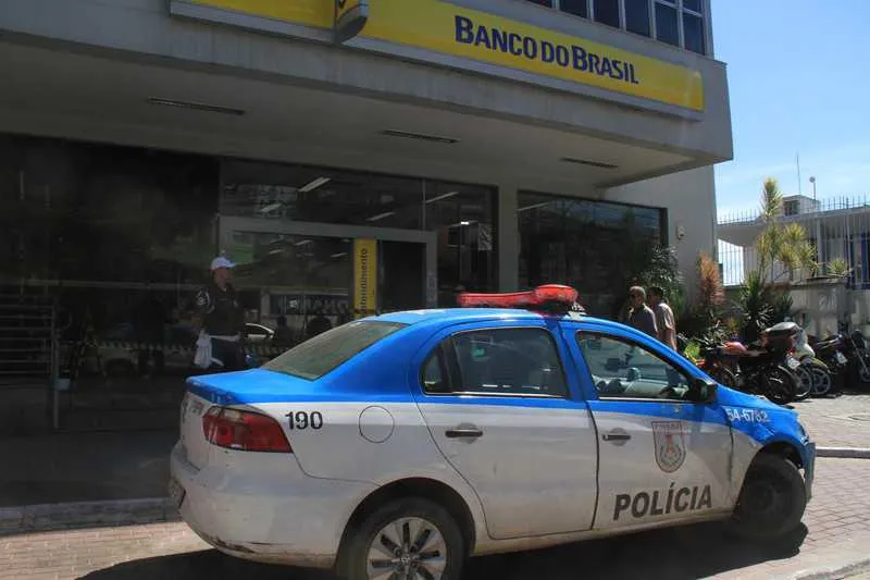 Bandidos usaram maçarico para abrir caixa e furtar o dinheiro