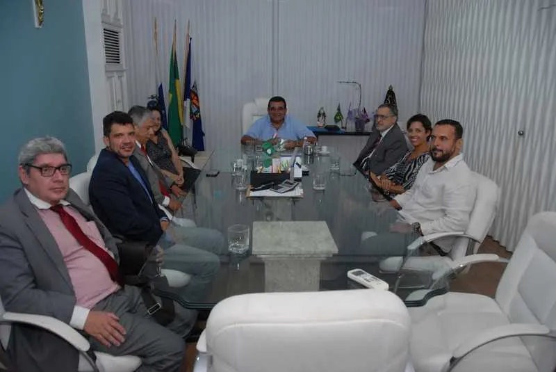 O prefeito se reuniu com representantes de todas as delegacias