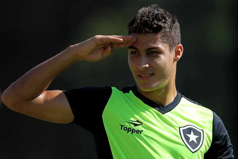 Marcinho garante que time entrará para vencer o Bangu, hoje