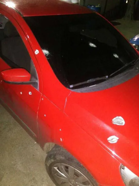 Carro em que os PMs estavam foi atingido por vários tiros