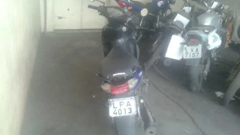 Imagem ilustrativa da imagem Polícia prende mulher com moto roubada em SG