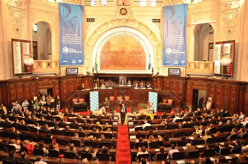 Deputados vão apreciar veto do governador sobre créditos do Bilhete Único Intermunicipal