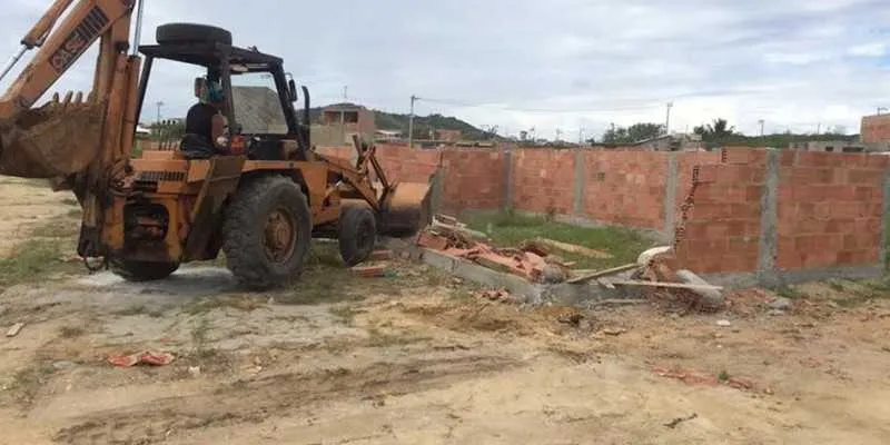 Foram descobertas áreas cercadas, além de novas construções que estavam sendo erguidas