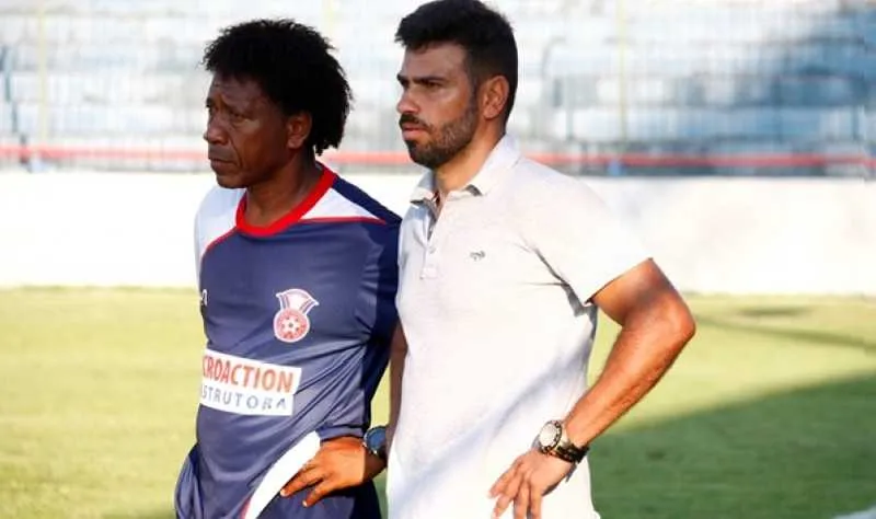  O vice-presidente Thiago Thomaz ainda não definiu o treinador