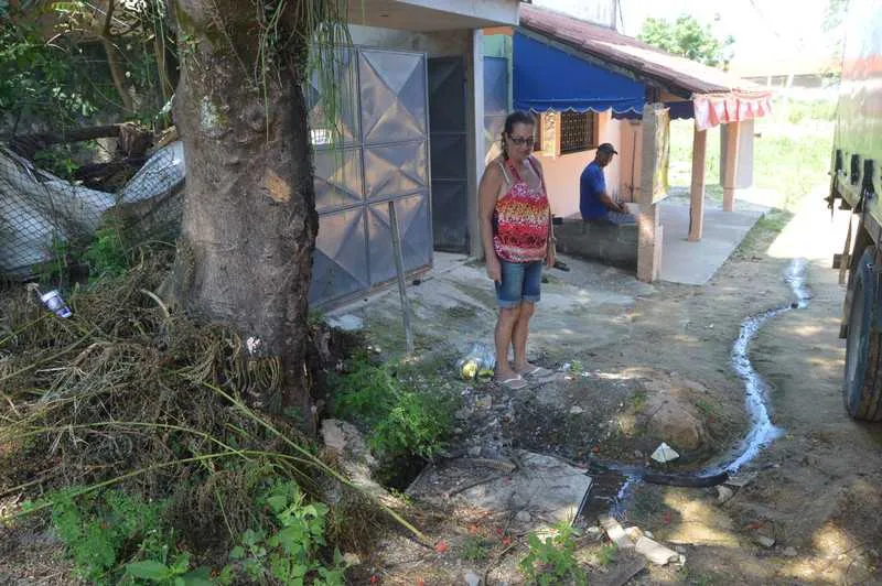 A comerciante Leia Mendonça está cansada de solicitar, sem sucesso, as melhorias à Prefeitura